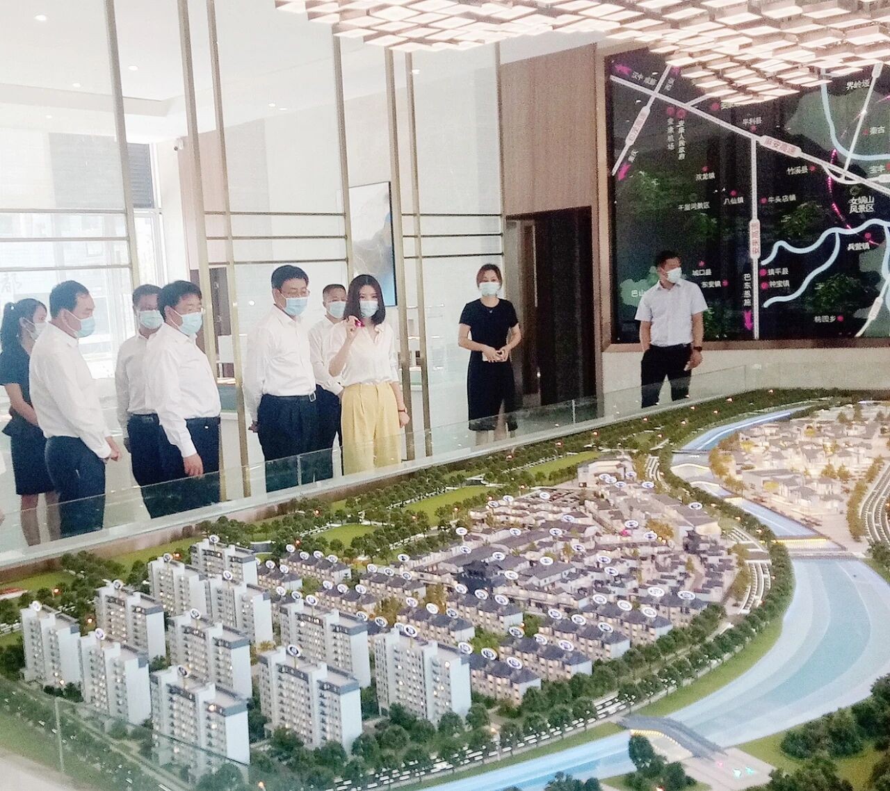 市委书记调研再添新动力：卓尔绿松石小镇迈向“产业航母”新征程