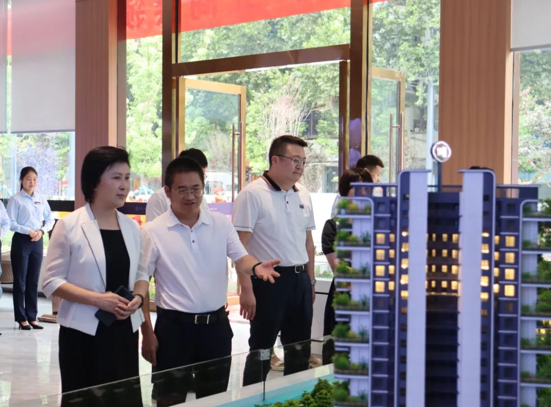 北京住宅房地产业商会会长黎乃超一行，莅临和瑞·云著项目参观调研