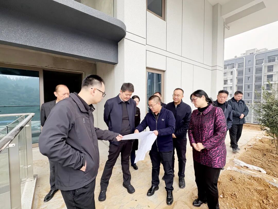 十堰市副市长杨亚军、市政协副主席耿梅一行莅临和瑞·雲著项目考察调研
