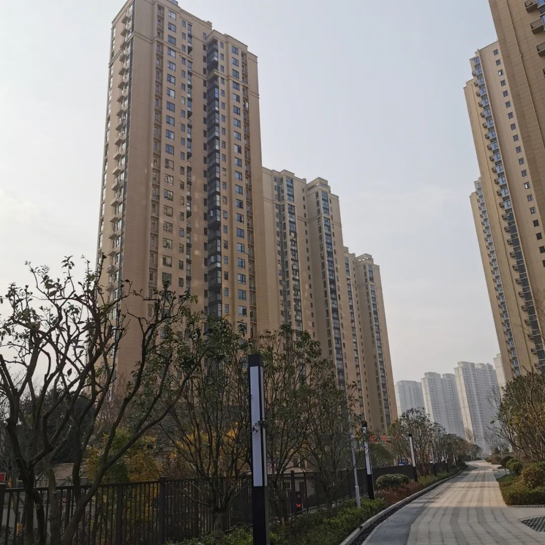 真给力！重庆路核心地段，准现房+户型棒，正在热卖！