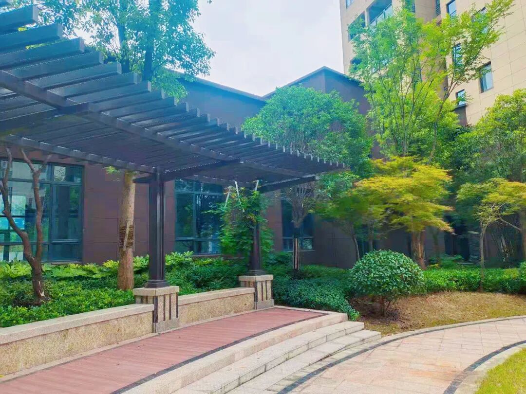 十堰秋日美景华宅：东正棕榈泉实景现房清盘特惠