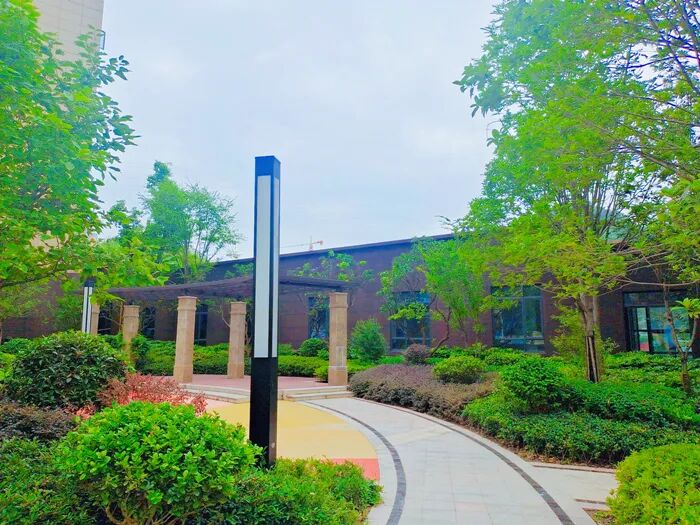 十堰快慢生活相融：东正棕榈泉交通学区商圈俱全